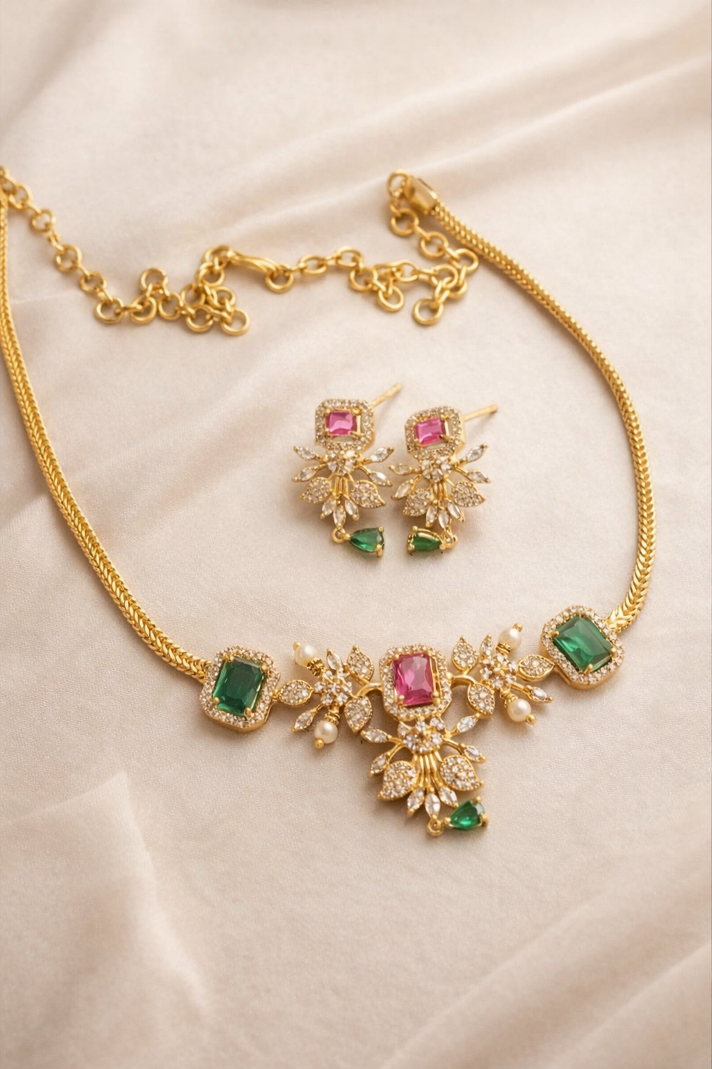 Charm Grace Necklace Set