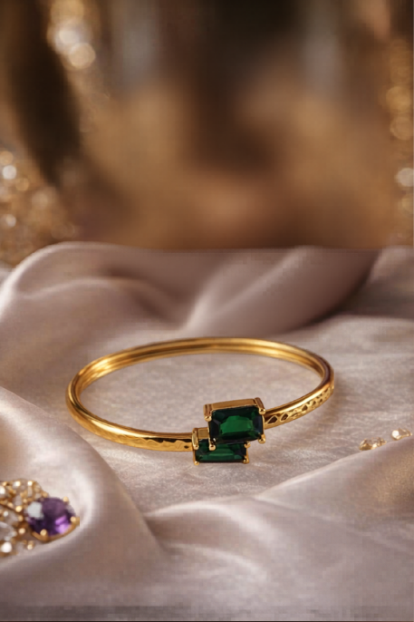 Solitaire Bangle
