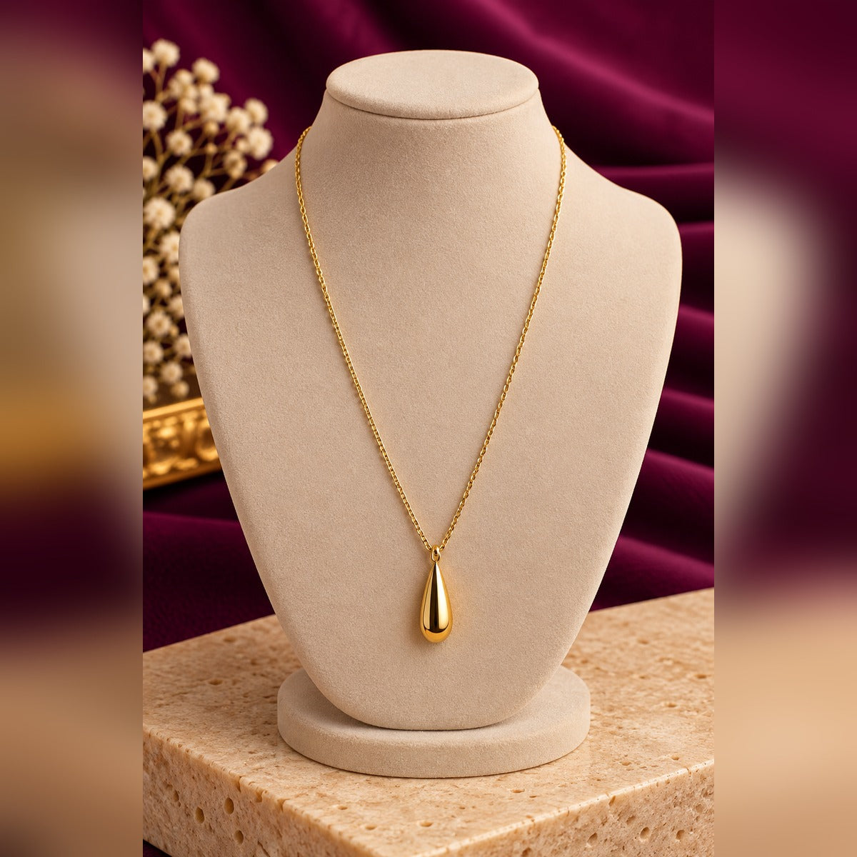 Gold Teardrop Pendant Necklace